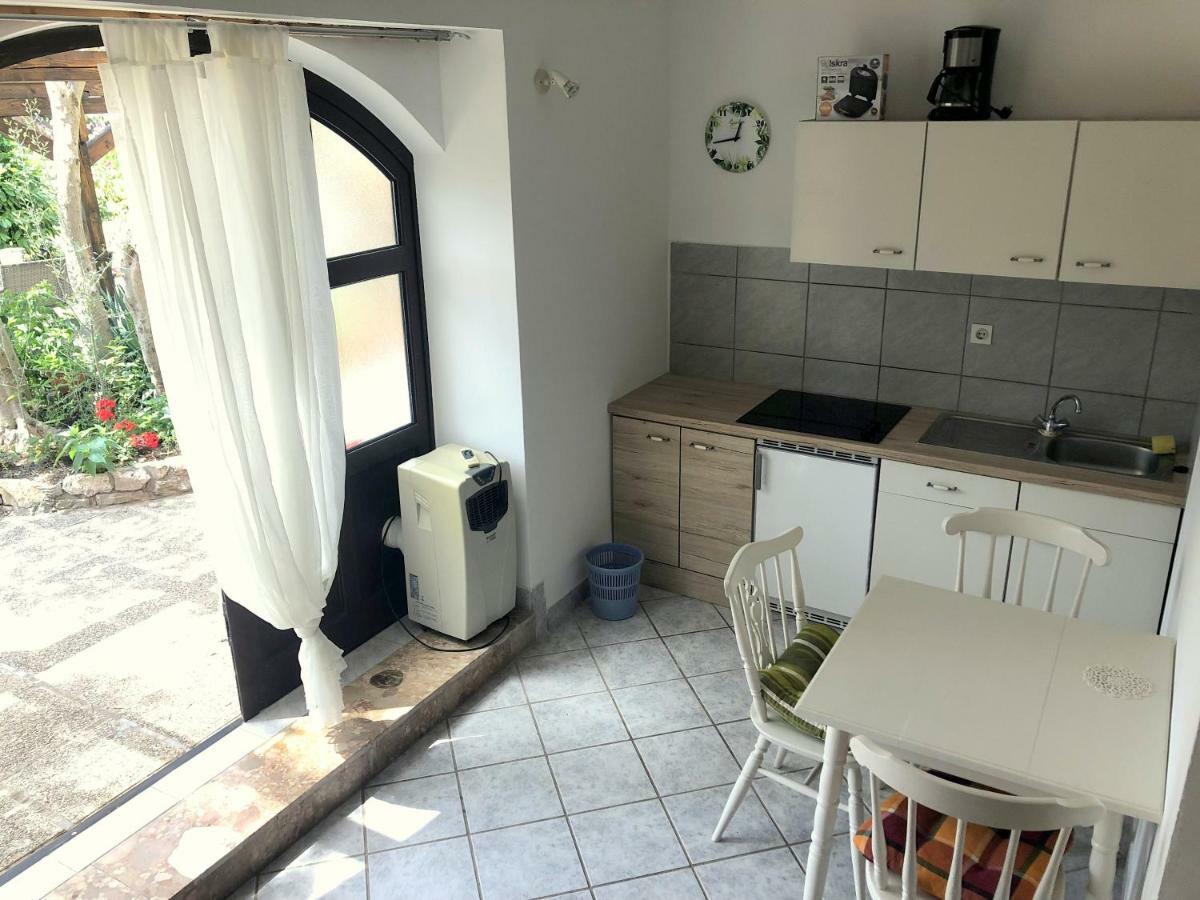 Guesthouse Vila Ruzmarin Ždrelac Extérieur photo