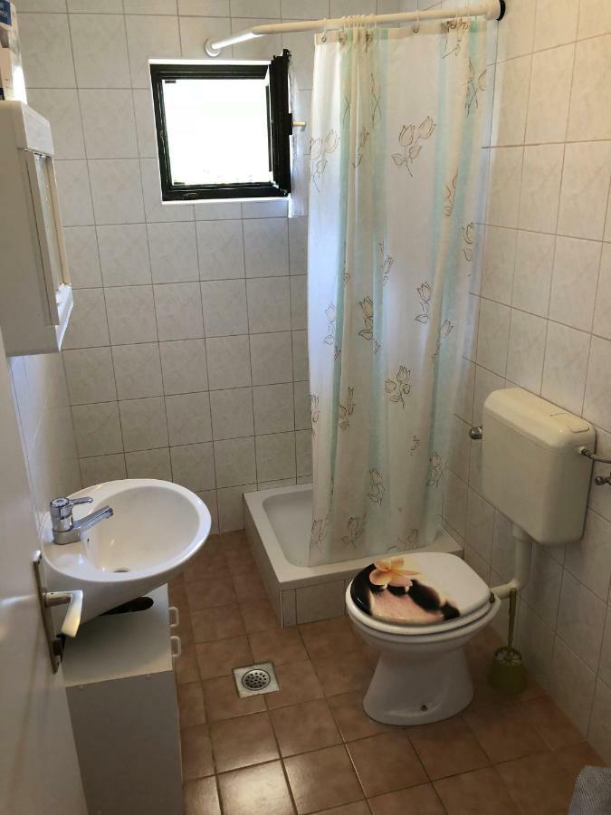 Guesthouse Vila Ruzmarin Ždrelac Extérieur photo