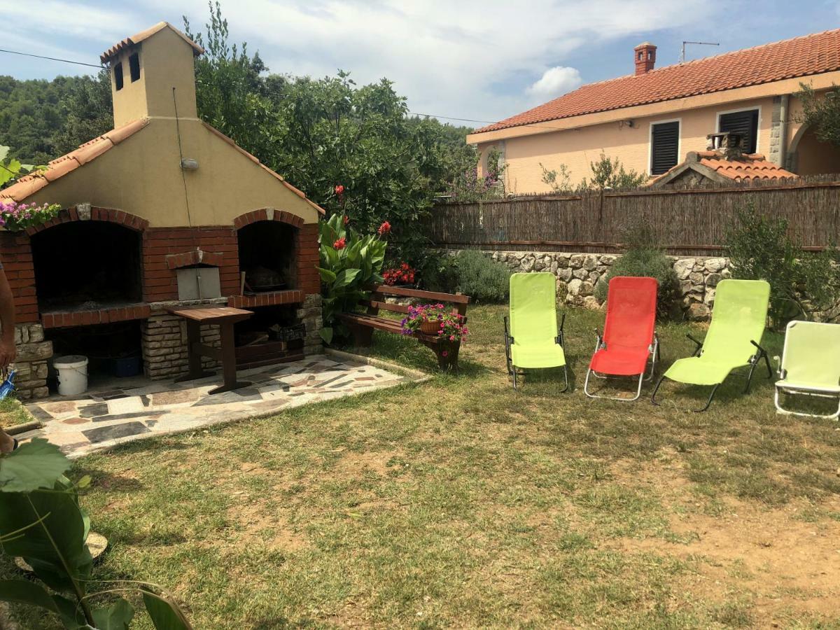 Guesthouse Vila Ruzmarin Ždrelac Extérieur photo